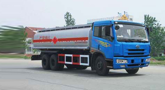 解放后双桥化工液体运输车