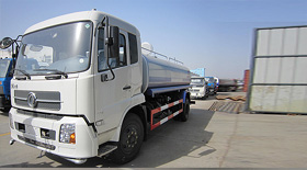 天锦绿化喷洒车