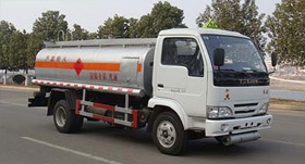 跃进加油车