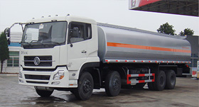东风天龙前四后八加油车