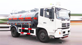 东风天锦化工液体运输车