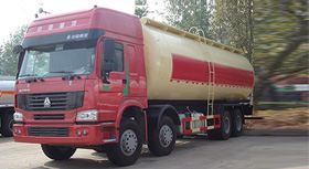 斯太尔后双桥粉粒物料运输车